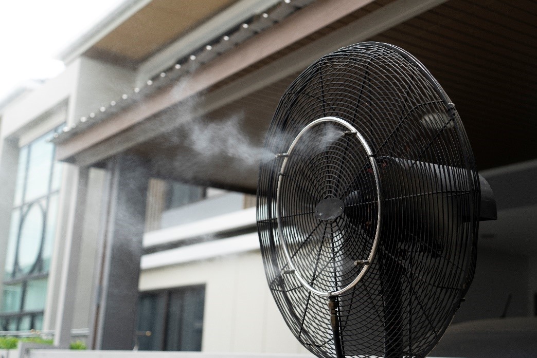 choosing the best misting fans for patios